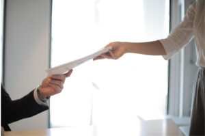 LMIA là văn bản nhà tuyển dụng cần đạt được để có thể tuyển dụng lao động nước ngoài trừ những trường hợp ngoại lệ.
